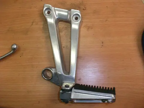 Pillion step left  Yamaha XJR 1300 1999 - 2007