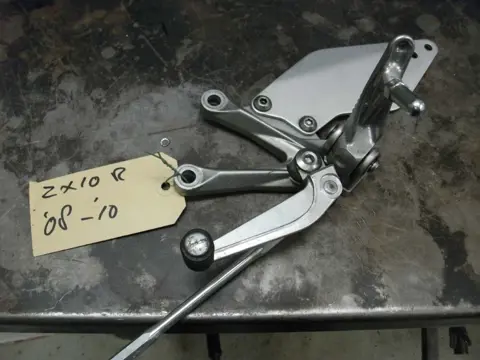 Main step holder Kawasaki ZX 10 R 2008 - 2010