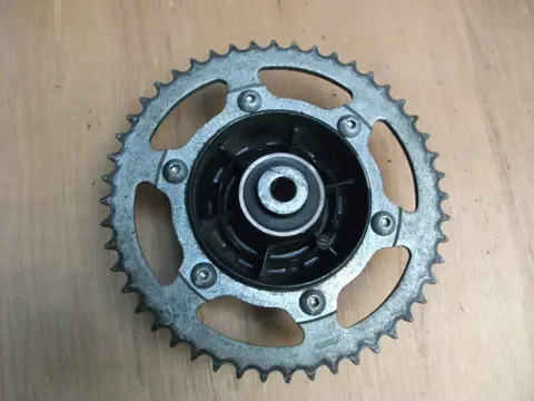 Driven flange Honda TRANSALP 2000 - 2007