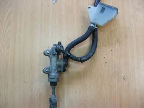 Rear brake master cylinder  Suzuki GSX R 1300 Hayabusa 1998 - 2007