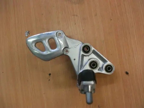 Main step holder right Suzuki GSX R 1300 Hayabusa 1998 - 2007
