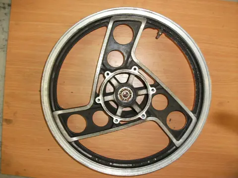 Front Wheel Yamaha XJ 900 F 1983 - 1994