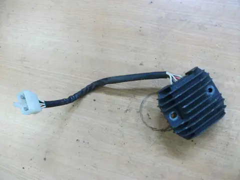 Regulator rectifier  Yamaha FAZER 600 1998 - 2000 / 2001 - 2003