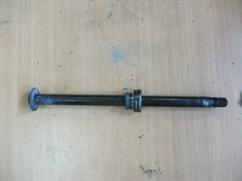 Rear axle Yamaha FAZER 600 1998 - 2000 / 2001 - 2003