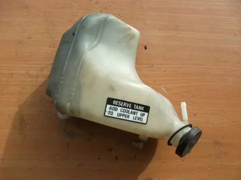 Radiator reserve tank  Honda CBR 600 F 1991 - 1994