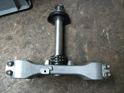 Steering stem Suzuki GSX R 600 1995 - 2000