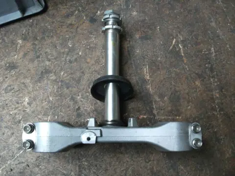 Steering stem Suzuki GSX R 600 1995 - 2000