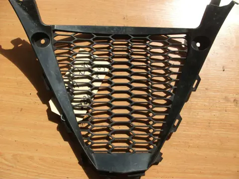 Cowl V shape under Suzuki GSX R 1000 2007 - 2008