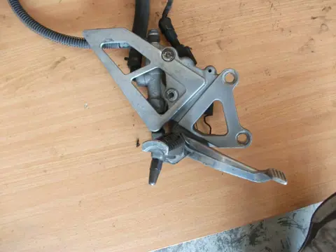 Main step holder right Kawasaki ZXR 750 1993 - 1996