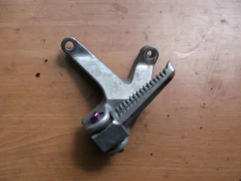 Pillion step left  Yamaha YZF 750 1993 - 1995 / 1996 - 1999