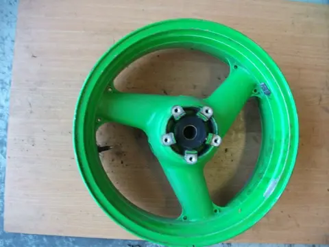 Rear wheel Kawasaki ZXR 750 1993 - 1996