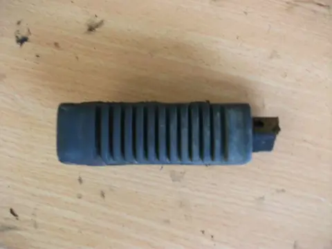 Pillion step left  Suzuki GS 500 E 1989 - 2001