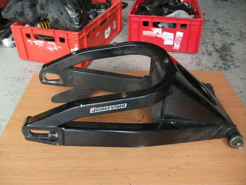 Swingarm Yamaha YZF R1 2000 - 2001
