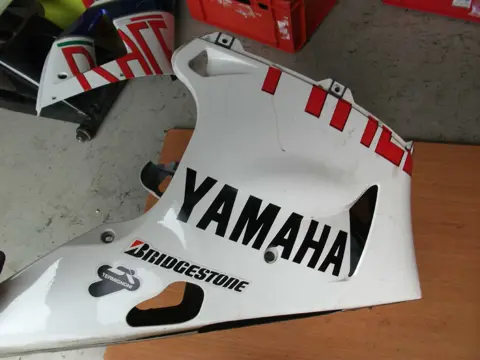 Cowl lower right Yamaha YZF R1 1998 - 1999
