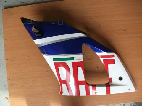 Cowl Left Yamaha YZF R1 2000 - 2001