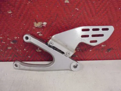 Main step holder left Yamaha YZF R1 2004 - 2006