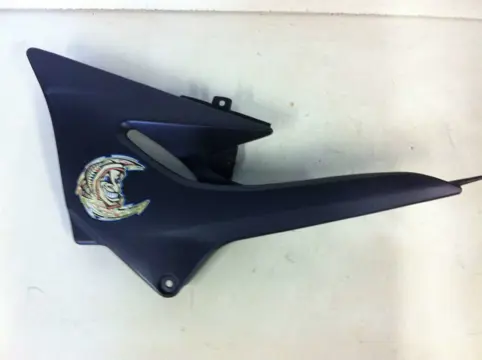 Cowl left small Kawasaki ZR 7 1998 - 2003