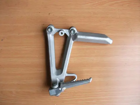 Pillion step left  Honda CBR 600 F 1999 - 2000