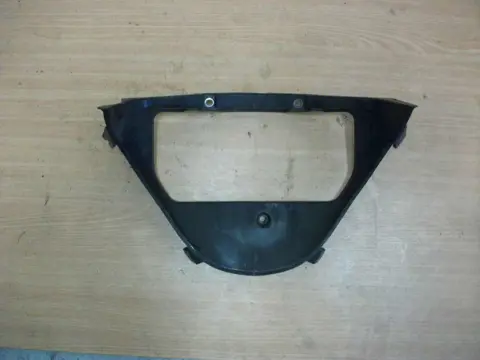 Cowl V shape under Suzuki GSX R 1300 Hayabusa 1998 - 2007