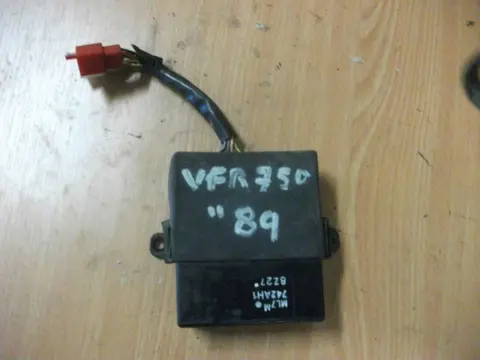 Ignitor CDI ECU Honda VFR 750 1986 - 1989