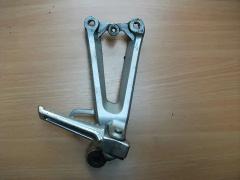 Pillion step right Honda CBR 600 F 1999 - 2000 / 2001 - 2007