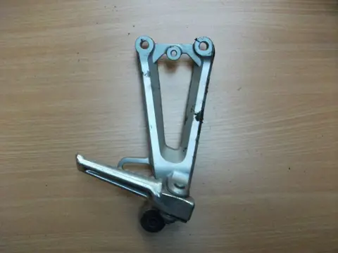 Pillion step right Honda CBR 600 F 1999 - 2000 / 2001 - 2007