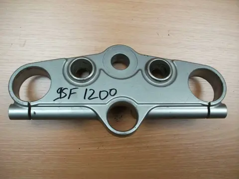Fork top bridge Suzuki GSF 1250 Bandit  2000 - 2004