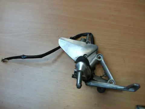 Main step holder right Honda CBR 1100 XX 1997 - 1998 / 1999 - 2006