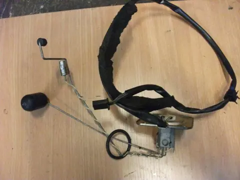 Fuel level meter Honda CBR 1100 XX 1997 - 1998