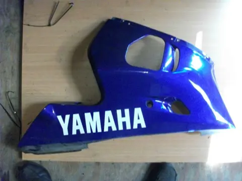 Cowl lower right Yamaha YZF R1 1998 - 1999