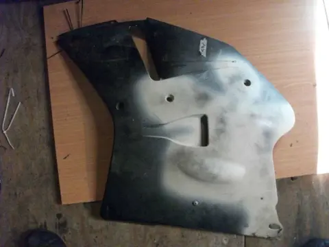 Cowl Left Yamaha FZR 1000 1987 - 1988