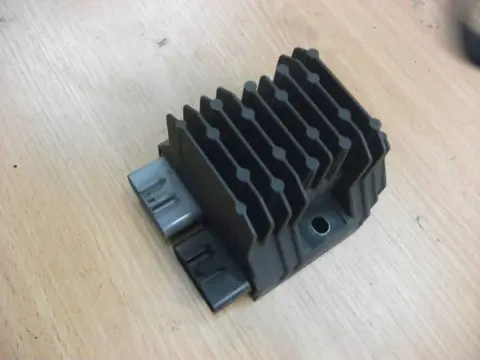 Regulator rectifier  Yamaha YZF R1 2004 - 2006