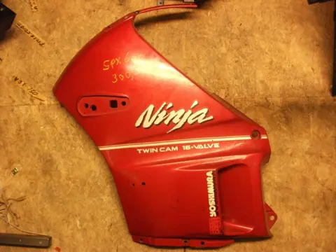 Cowl Left Kawasaki GPX 600 1988 - 1994