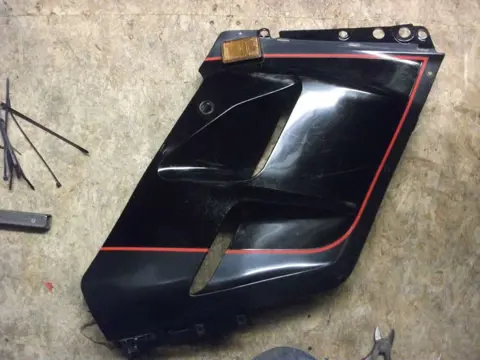 Cowl right small Kawasaki GPZ 1000 1985 - 1990