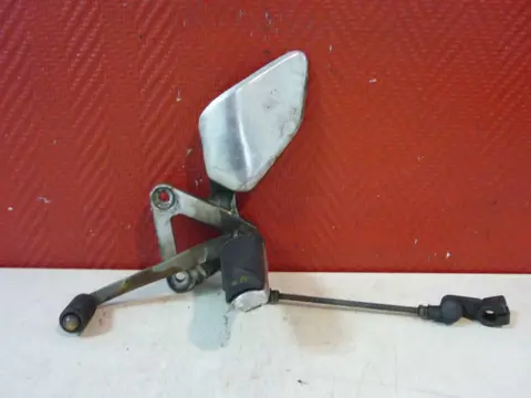 Main step holder left Yamaha FAZER 600 1998 - 2000
