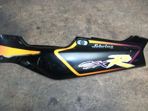 Cowl left rear Suzuki GSX R 750 1992 - 1993