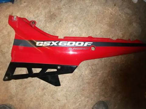 Cowl left rear Suzuki GSX F 600 1988 - 1997
