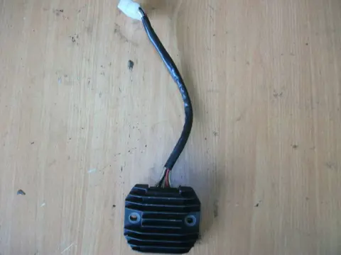 Regulator rectifier  Yamaha FAZER 600 1998 - 2000
