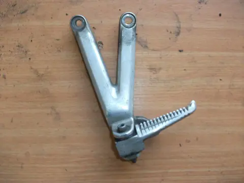 Pillion step left  Yamaha YZF R6 1998 - 2002