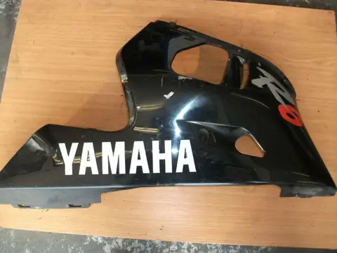Cowl lower right Yamaha YZF R6 1998 - 2002