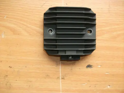 Regulator rectifier  Yamaha FZR 600 1994 - 1996