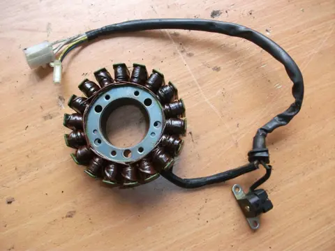 Generator Yamaha FZR 600 1994 - 1996