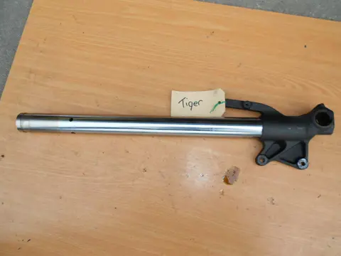 Fork pipe inner Triumph Tiger 900 1993 - 1998