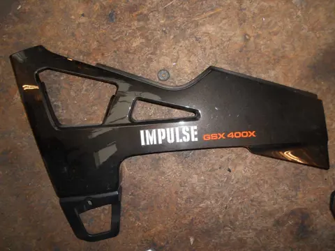 Cowl left small Suzuki GSX 400 X Impulse 1986 - 1989