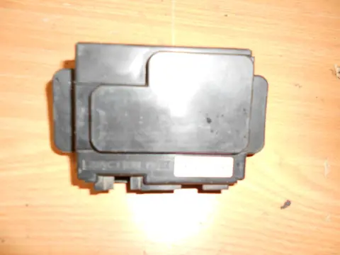 Fuse box Kawasaki ZX 7 R 1996 - 2002