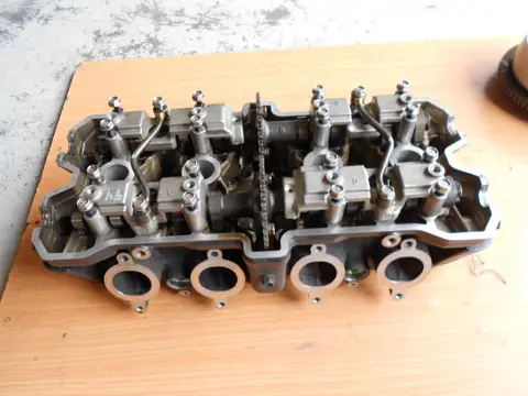 Cylinder head Suzuki GSX R 750 1992 - 1993
