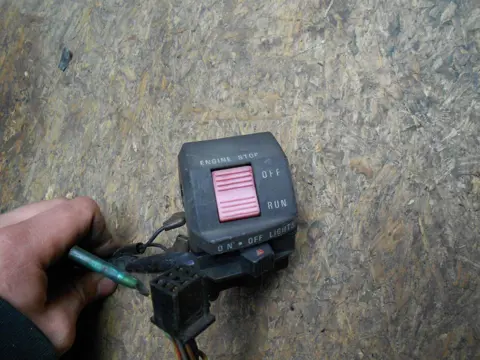 Handlebar switch assy right Suzuki GSX F 750 1988 - 1997