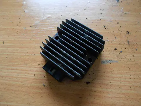 Regulator rectifier  Kawasaki ZEPHYR 750 1970 - 2012