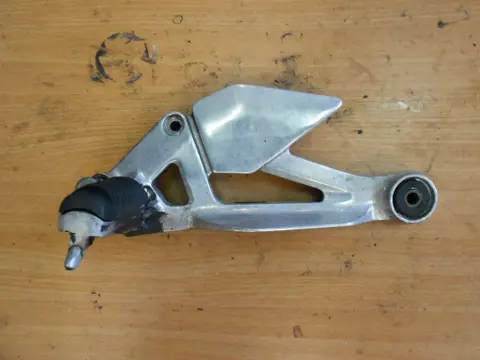 Main step holder left Yamaha XJ 600 Diversion 1997 - 2001