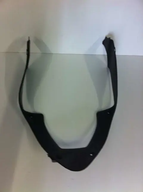 Cowl V shape under Honda CBR 600 F 1999 - 2000